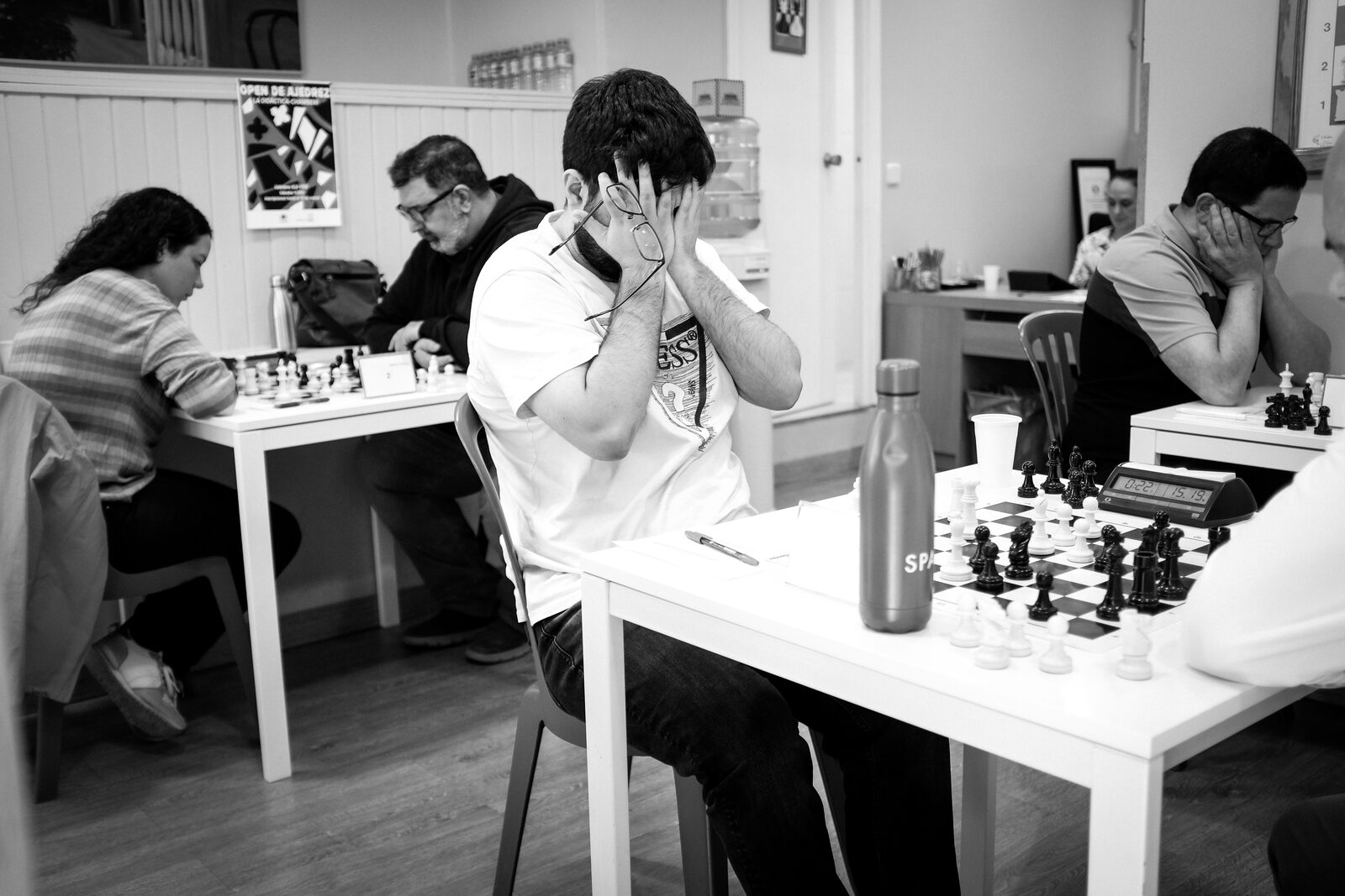 La sala del Open Didáctica de Chamberí, con las mesas de juego llenas